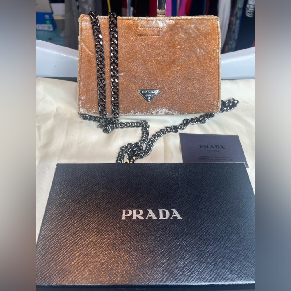 Authentic Prada - Picture 14 of 15